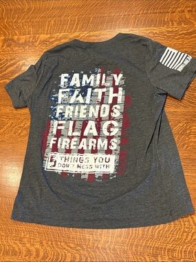 Nine Line Heather Charcoal Tee Unisex size large 5 Things you don’t mess with.